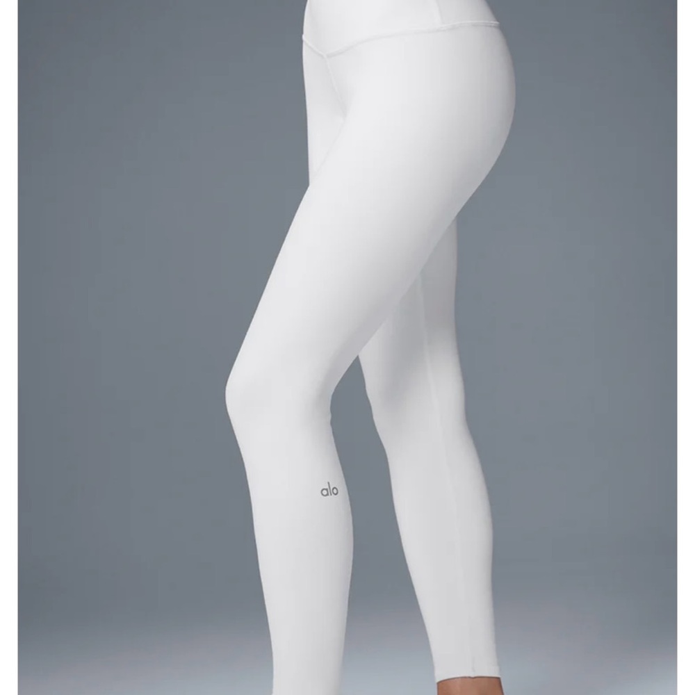 ALO Yoga Women's White Airbrush Leggings. Size XS.